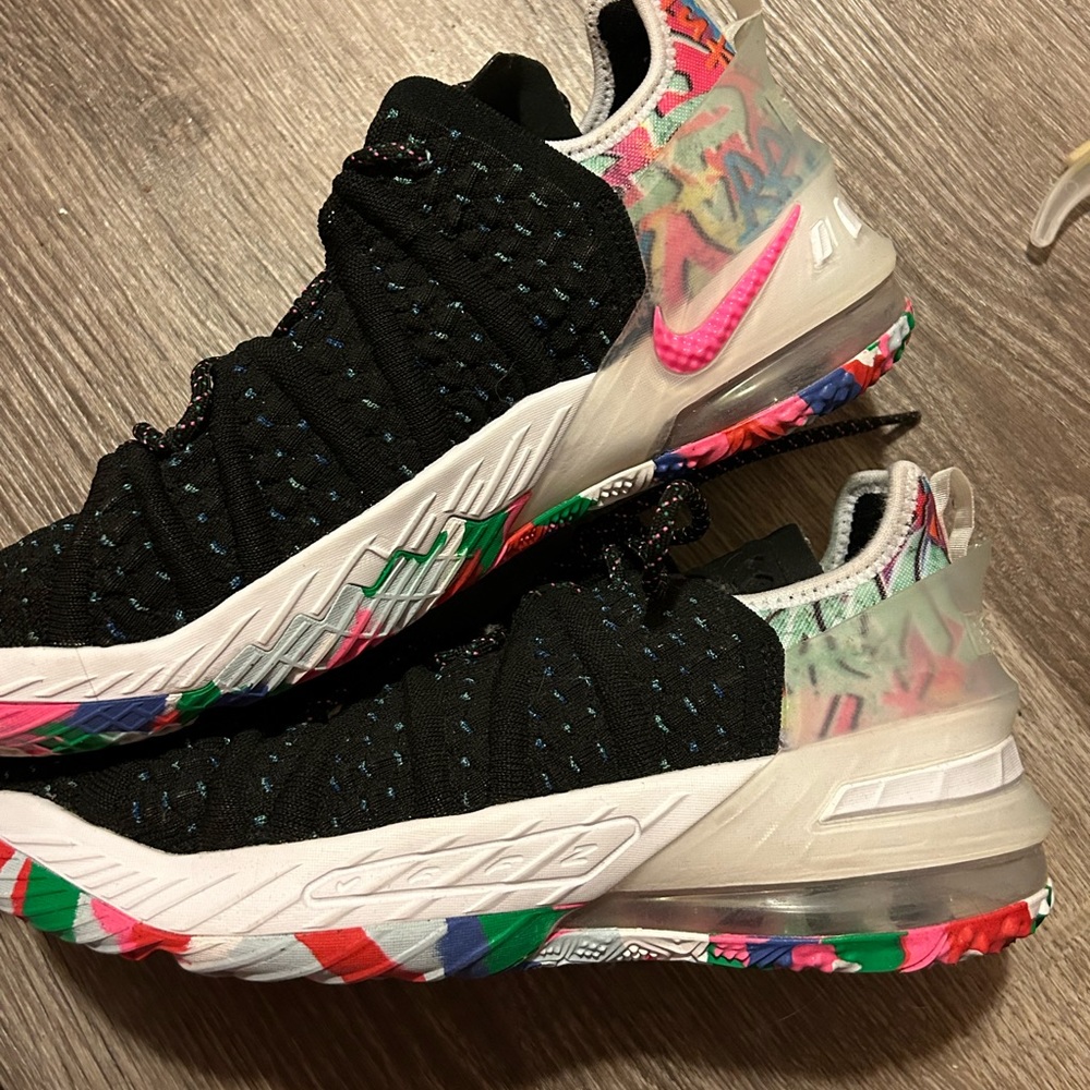 girls Lebron basketball shoes - 7.5 women’s
